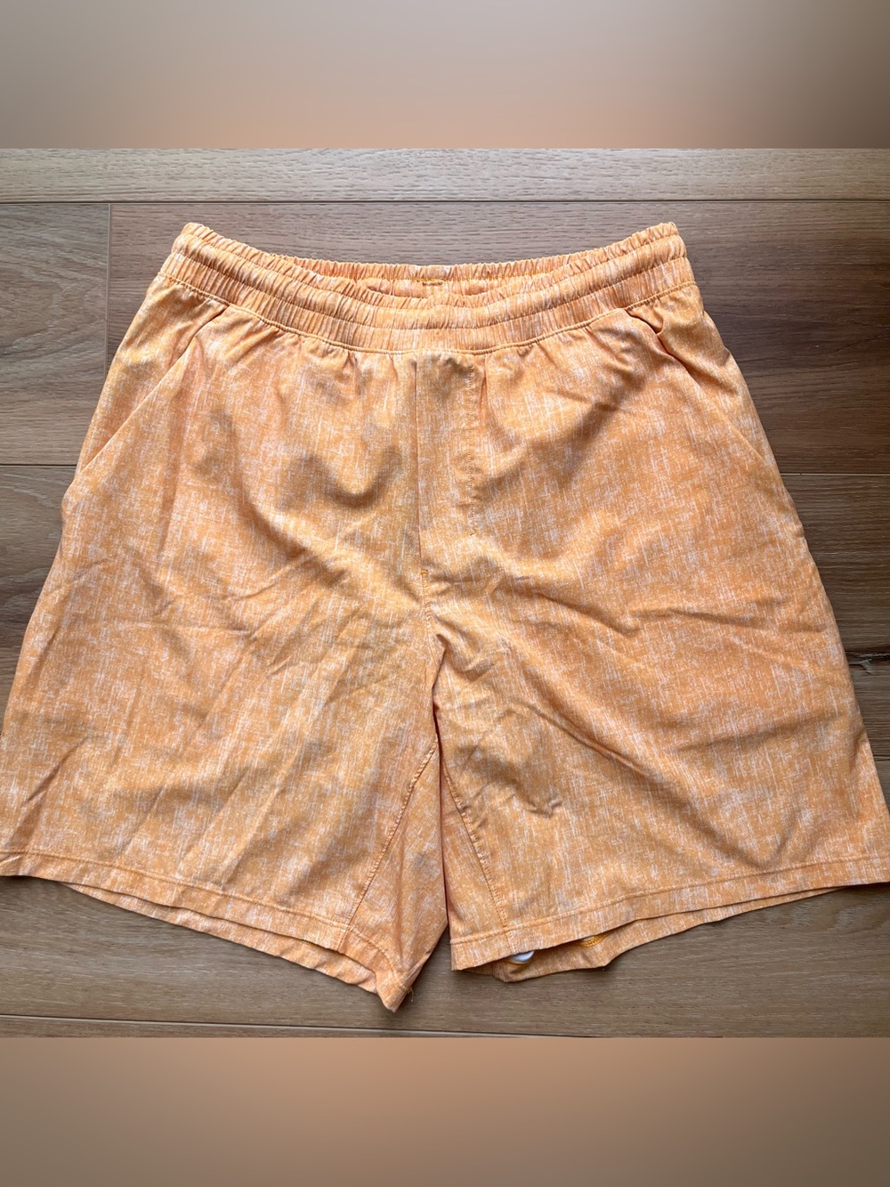 Lululemon athletica M7AFY 7” linerless orange/yellow athletic shorts M